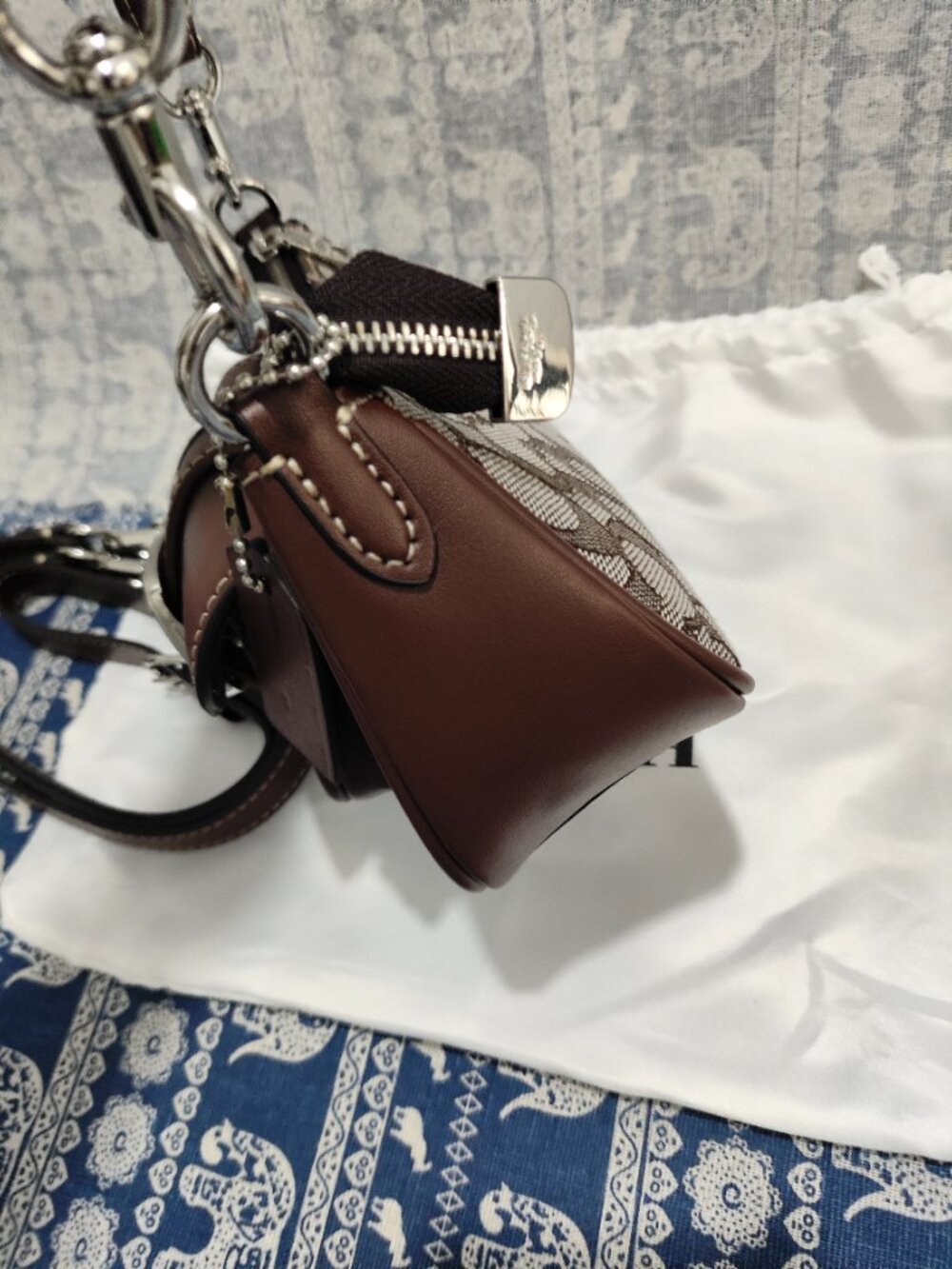 Coach Ashton 20 Vintage-Style Shoulder Bag - Picture 3 of 7